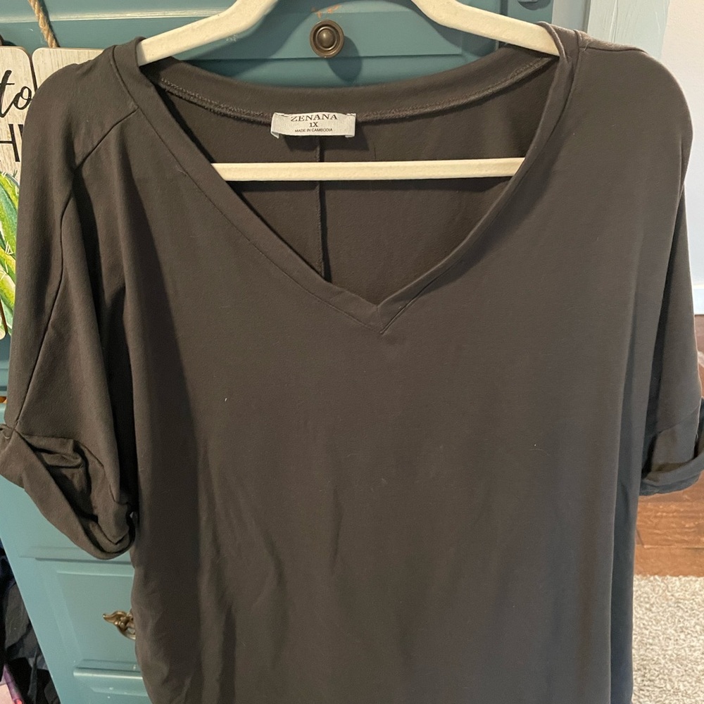 Zenana high low gray dressy tee